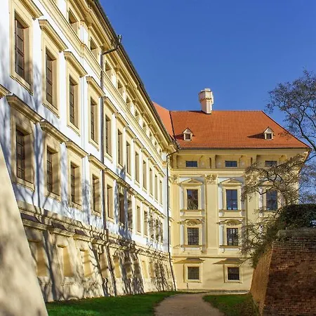 Olga Hotel Slavkov u Brna